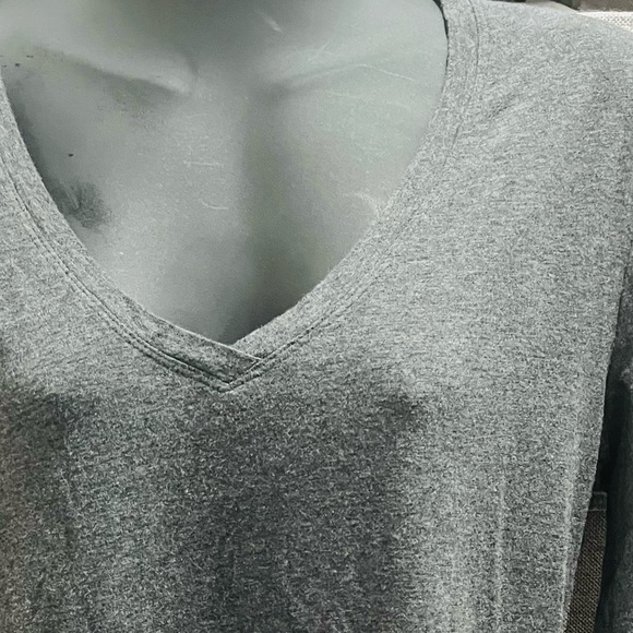 Banana Republic Timeless Tee Longsleeve women's size Med dark Heather gray - Picture 6 of 9
